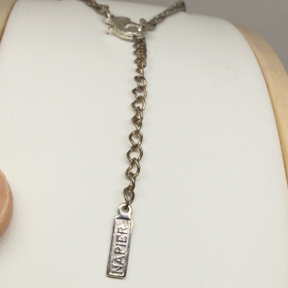 Vintage Napier silver tone filigree 3 strand necklace Women’s costume jewelry - Picture 4 of 6